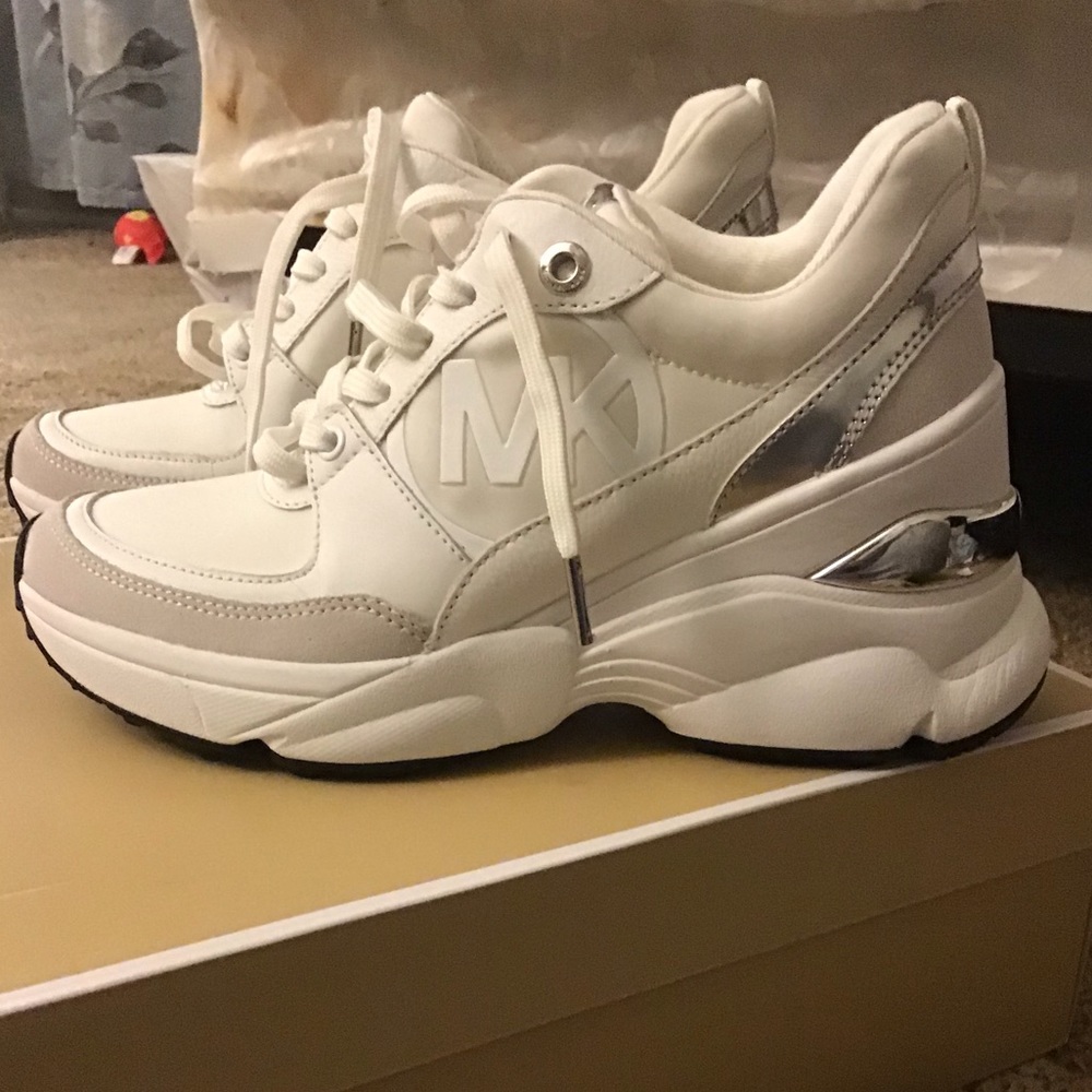 Michael kors white sneakers Never usedwhite& silver